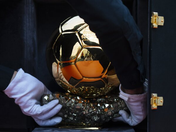 Golden shop ball 2020